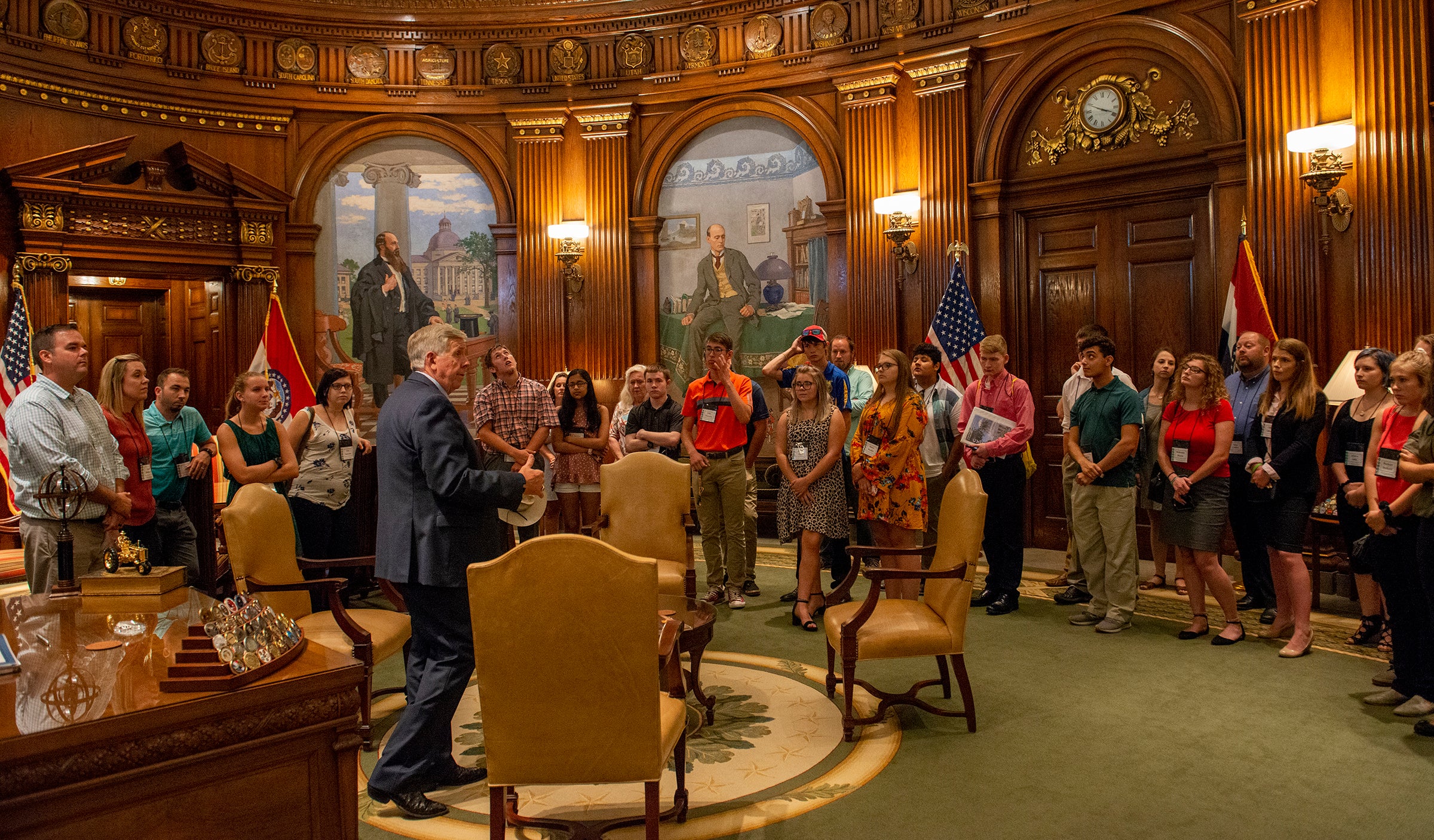 2019 CYCLE delegates visiting with the Governor