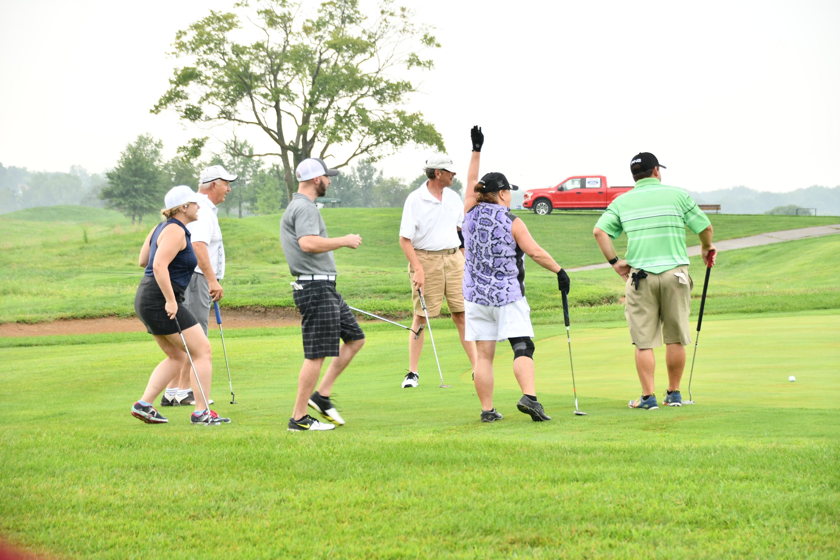 golf team cheering